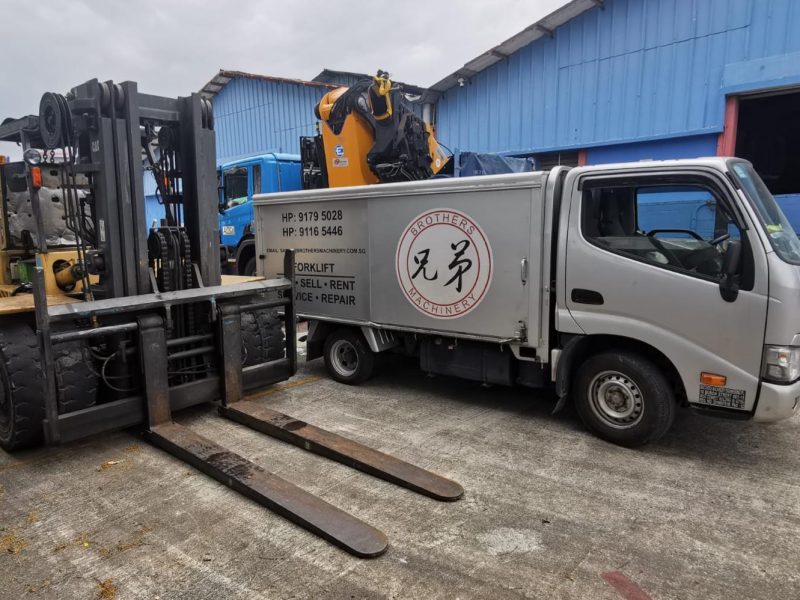 brother-machinery-forklift-service-3